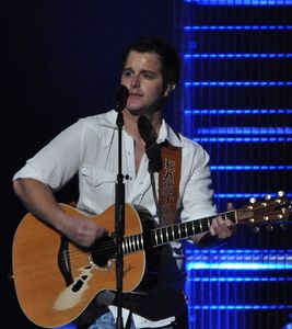 Sponsorpitch & Easton Corbin