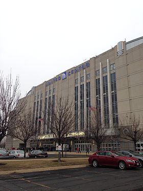 280px united center exterior