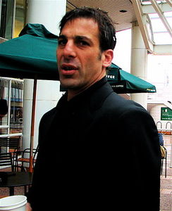 Sponsorpitch & Chris Chelios