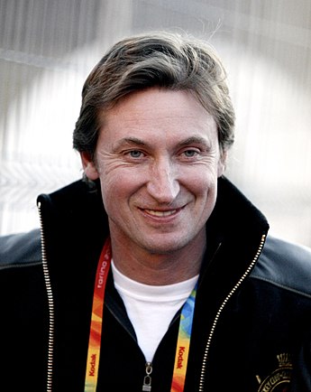 345px wayne gretzky 2006 02 18 turin 001