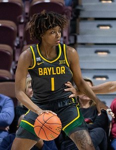 Sponsorpitch & NaLyssa Smith