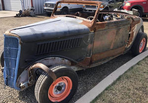 Sponsorpitch & 1935 Ford Coupe 